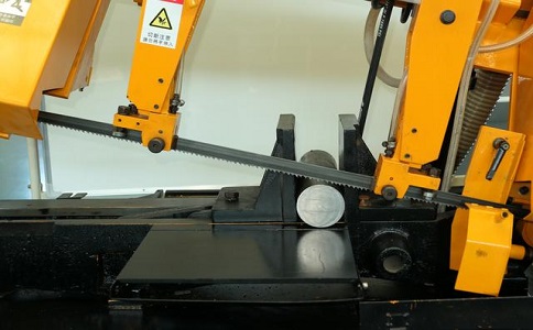 长宁数控带锯床自动送料精度会出现偏差吗？